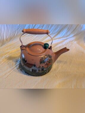 2/100$ Vintage pink painted tea kettle with a rustic barnyard scene in cast iron
